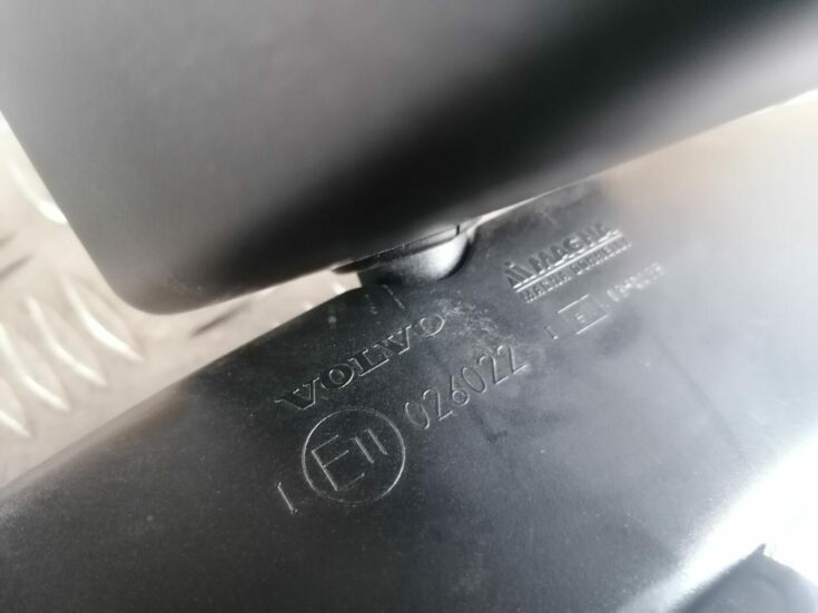 Salona atpakaļskata spogulis priekš VOLVO V70 2009