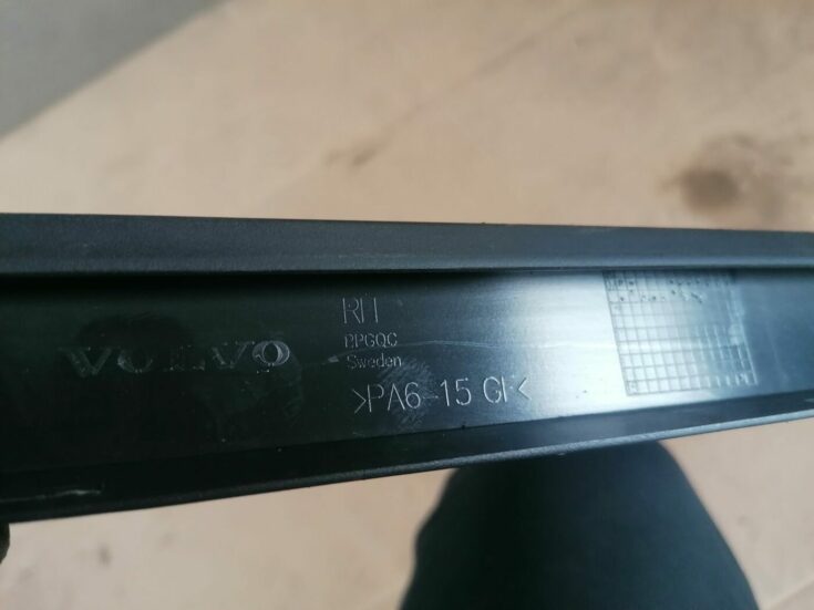 Durvju stikla moldings priekš VOLVO V70 2009