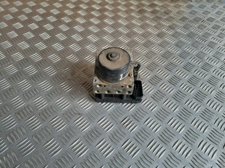 ABS bloks priekš VW GOLF IV 1999
