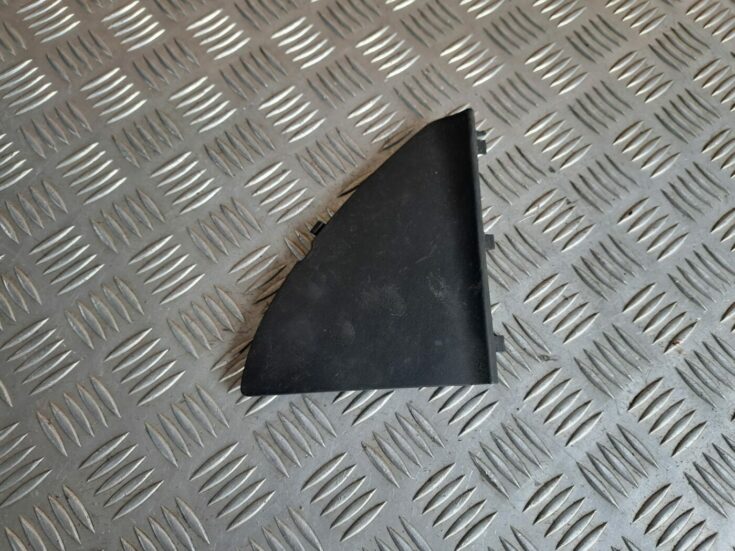 Mērinstrumentu paneļa sānu apdare priekš VW GOLF IV 1999