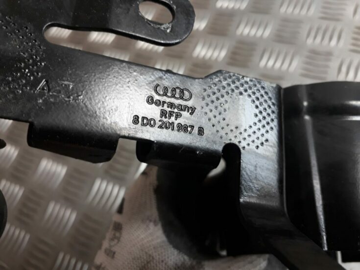 Degvielas filtra kronšteins priekš AUDI A4 2000 AVANT