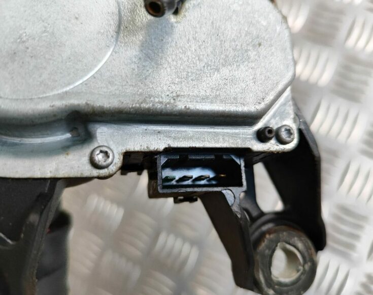 Aizmugurējā stikla tīrītāja motors priekš VW GOLF IV 1999