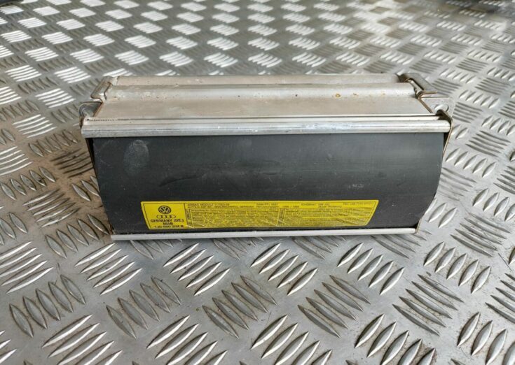 Mērinstrumentu paneļa drošības spilvens priekš VW GOLF IV 1999