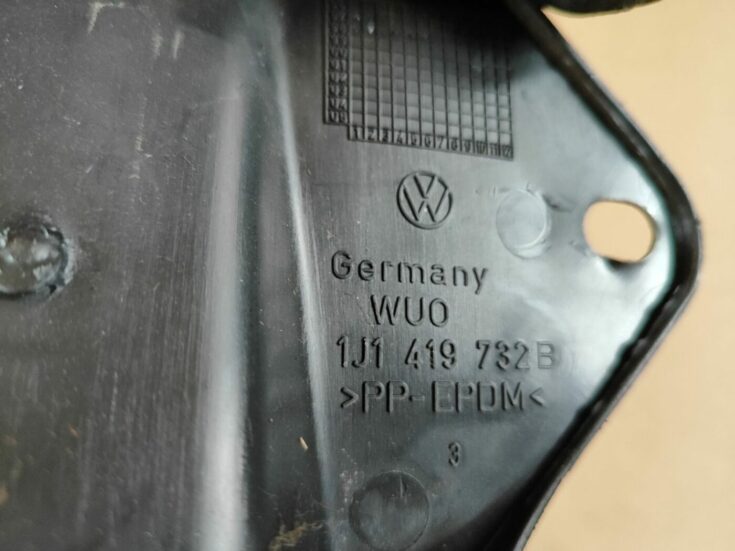 Stūres statnes putekļu aizsargs priekš VW GOLF IV 1999