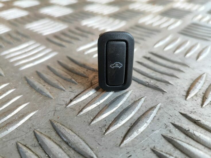 Signalizācijas pārslēgšanas poga priekš SKODA OCTAVIA 2008
