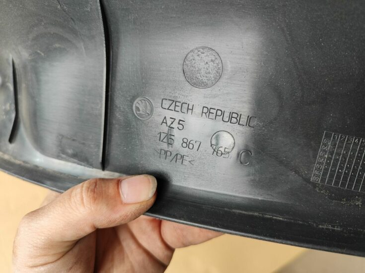 Sliekšņa aizmugurēja kreisa uzlika (salonā) priekš SKODA OCTAVIA 2008