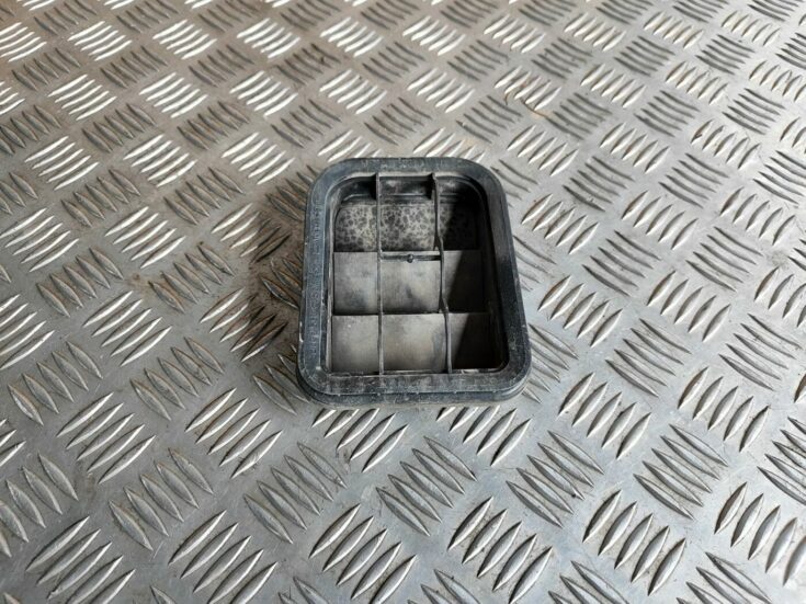 Virsbūves ventilācijas reste priekš SKODA OCTAVIA 2008