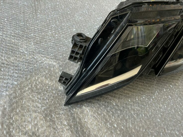Led dienas gaitas lukturis priekš Skoda Octavia MK3 2013-2020