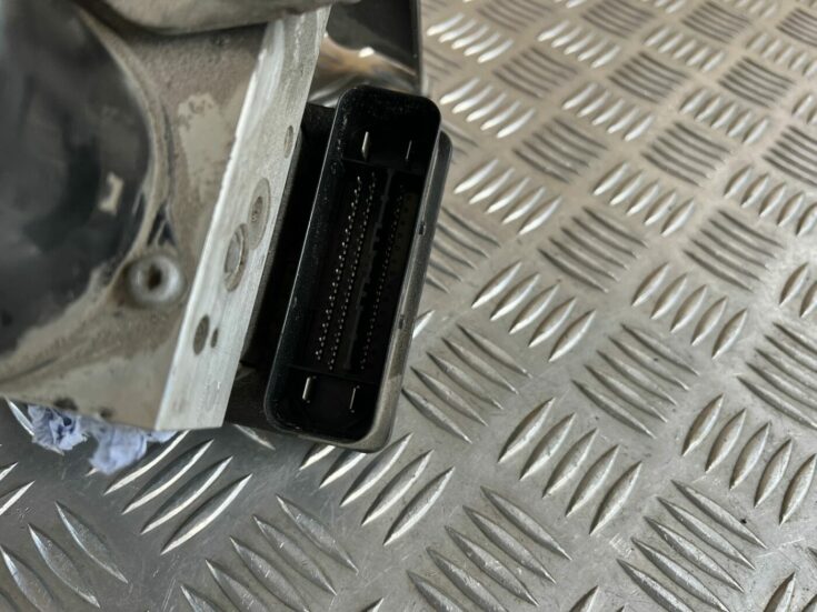 ABS bloks priekš VOLVO S60 2007