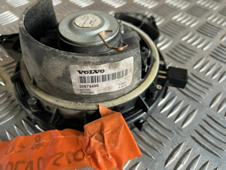 Durvju skaļrunis, apakšā priekš VOLVO S60 2007