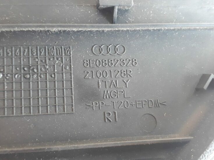 Priekšējā kreisā sēdekļa sliežu apdare priekš AUDI A6 AVANT 2006
