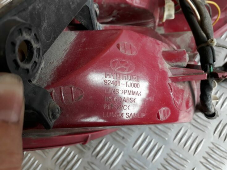 Aizmugurējais kreisais lukturis priekš HYUNDAI I20 2011