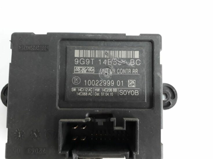 Durvju vadības bloks priekš VOLVO V70 2010