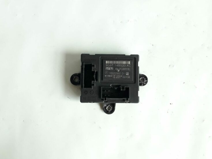 Durvju vadības bloks priekš VOLVO V70 2010
