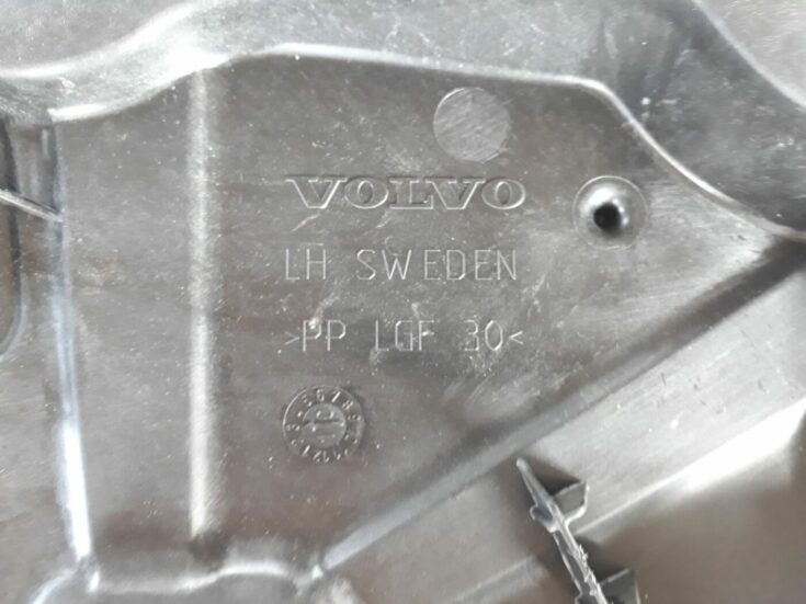 Stikla pacelšanas mehānisma panele priekš VOLVO V70 2010