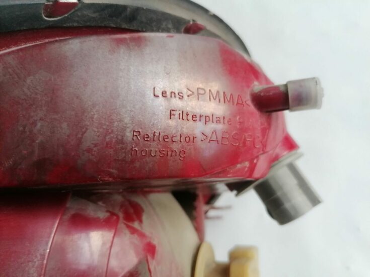 Aizmugurējais kreisais lukturis priekš VW NEW BEETLE 2001