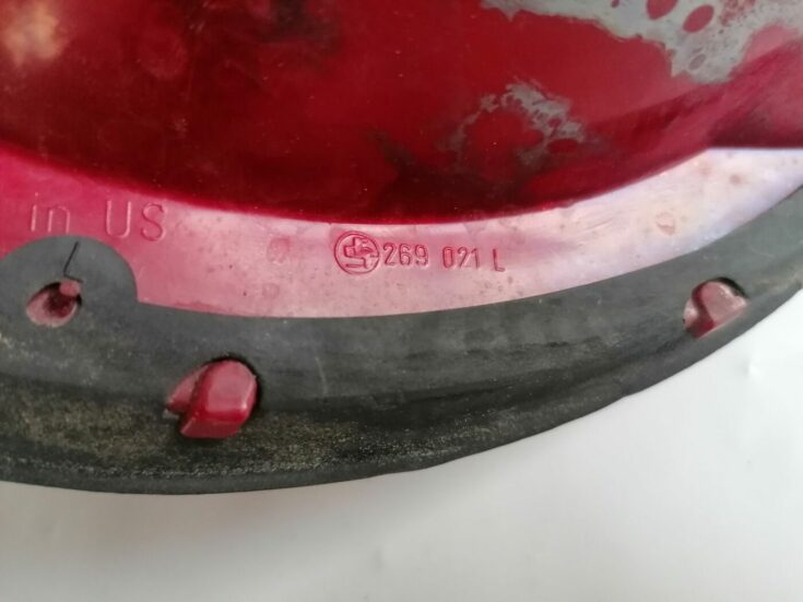 Aizmugurējais kreisais lukturis priekš VW NEW BEETLE 2001