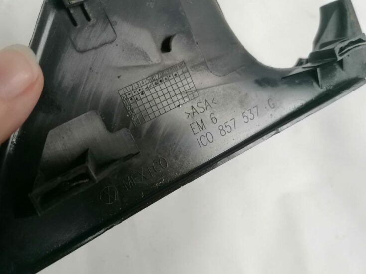 Priekšējo kreiso durvju moldings priekš VW NEW BEETLE 2001