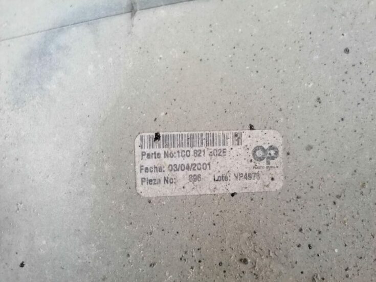 Aizmugurējais labais spārns priekš VW NEW BEETLE 2001