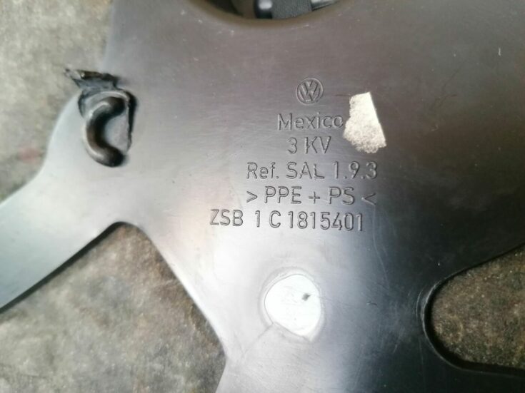 Salona plastmasa priekš VW NEW BEETLE 2001