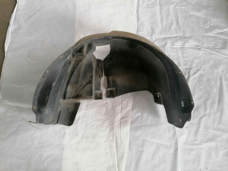 Aizmugurējais labais paspārns priekš VW NEW BEETLE 2001