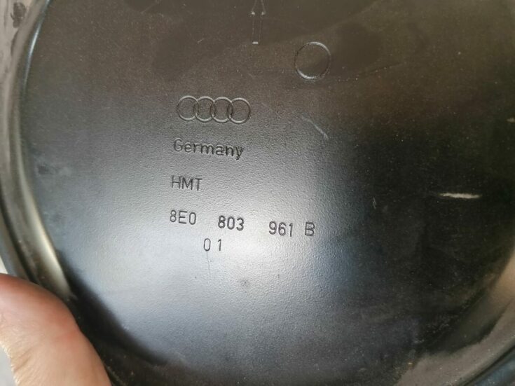 Bagāžnieka nodalījuma apdares vāciņš priekš AUDI A4 2001 SEDAN