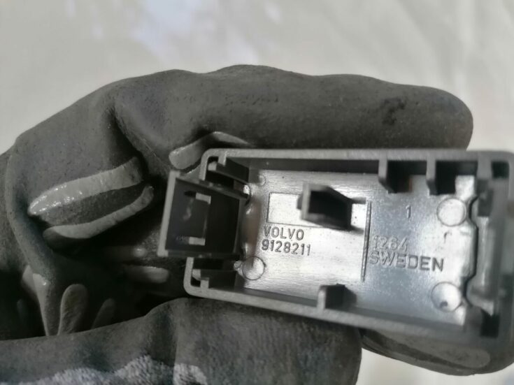 Salona plastmasa priekš VOLVO V70 2000