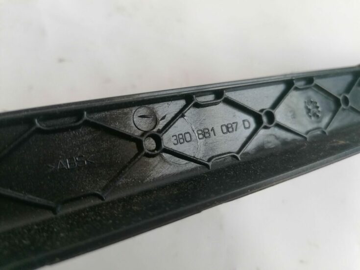 Priekšējā kreisā sēdekļa sliežu apdare priekš VW PASSAT 2003 UNIVERSAL BLUE