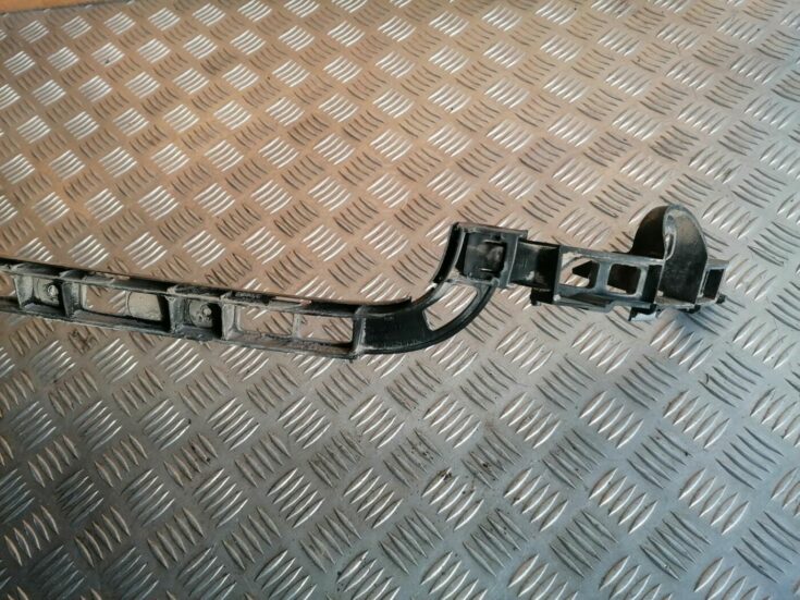 Aizmugurēja bufera kronšteins priekš OPEL VECTRA C 2002