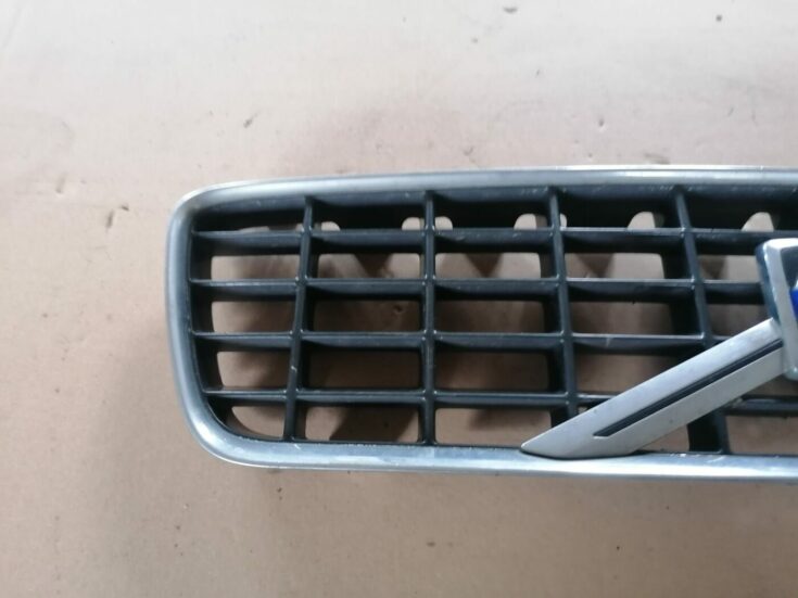 Bufera reste priekš VOLVO S60 2004