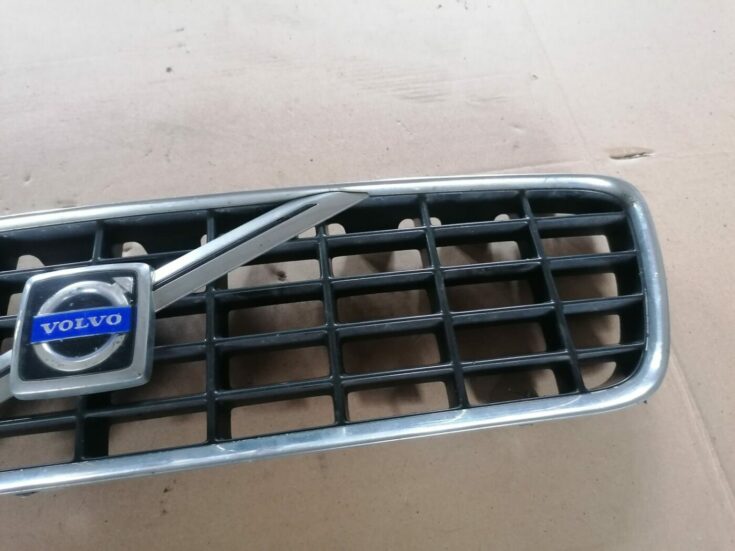 Bufera reste priekš VOLVO S60 2004