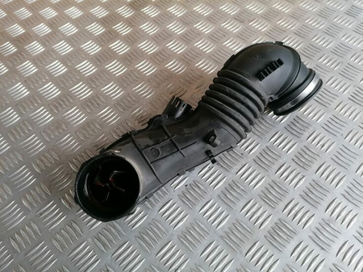 Interkulera caurule priekš BMW 1 E87 2007 GRAPHITE