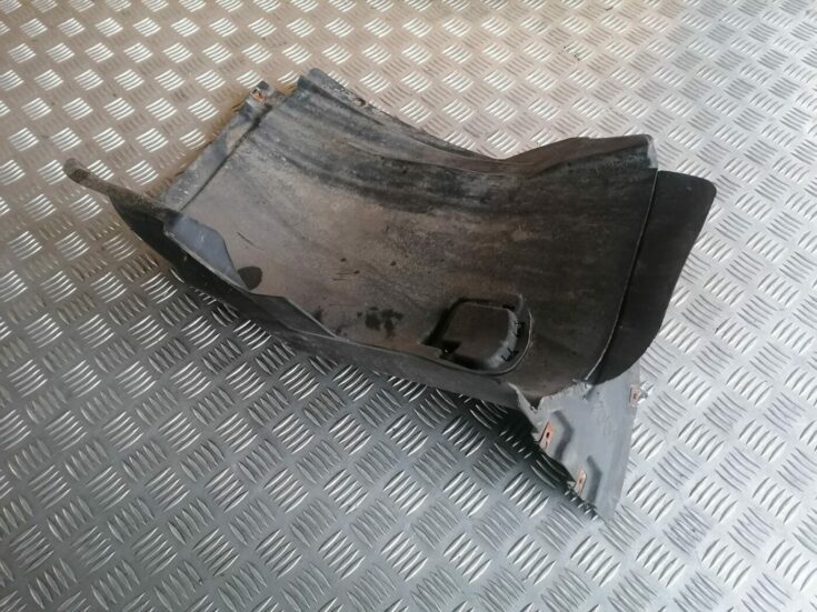Priekšējais labais paspārns priekš BMW 1 E87 2007 GRAPHITE
