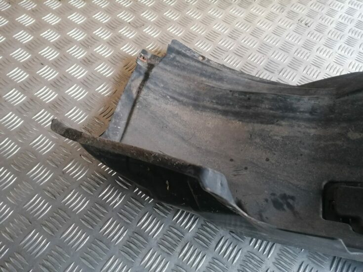 Priekšējais labais paspārns priekš BMW 1 E87 2007 GRAPHITE