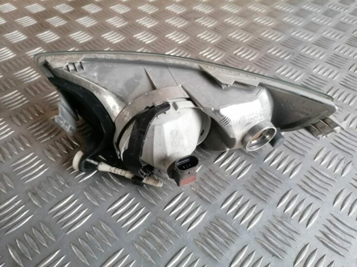 Miglas lukturis priekšā pa kreisi priekš SKODA OCTAVIA 2012