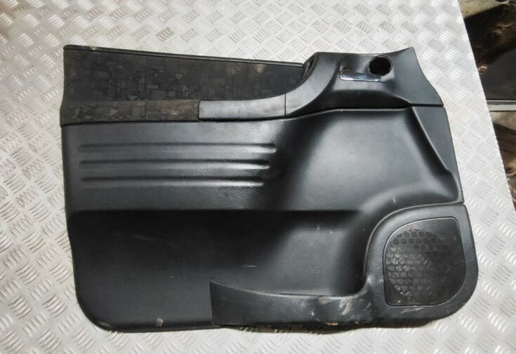 Priekšējo kreiso durvju apdare priekš OPEL ZAFIRA 2002