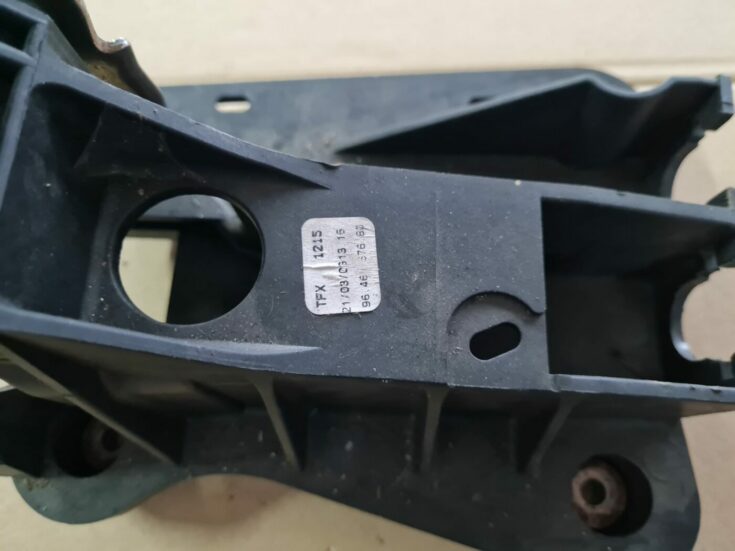 Ātrumu pārslēgšanas slēdzis priekš PEUGEOT 307 2003