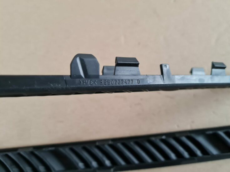 Bagāžnieka nodalījuma ventilācijas režģis priekš PEUGEOT 307 2003