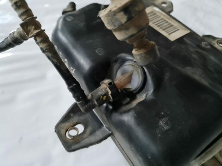 DPF/FAP šķidrās degvielas piedevas rezervuārs priekš MAZDA 3 2007