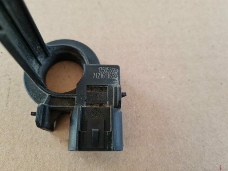 Akumulatora strāvas sensors priekš OPEL ASTRA J 2013