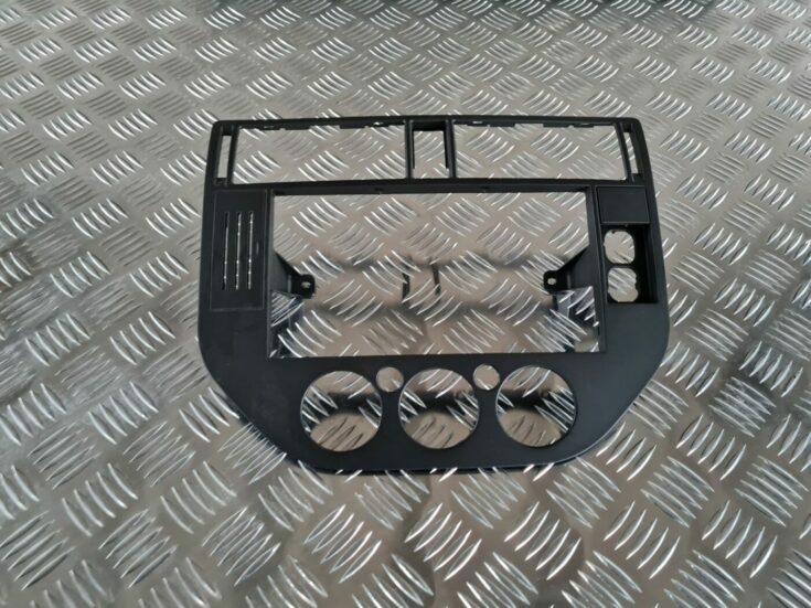 Mērinstrumentu paneļa dekoratīvais rāmis priekš FORD FOCUS C-MAX 2004