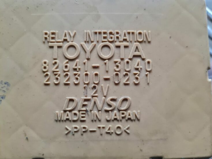Drošinātāju relejas kaste priekš TOYOTA COROLLA VERSO 2003