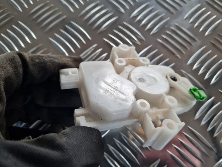Centrālas atslēgas motors priekš MITSUBISHI LANCER 2006