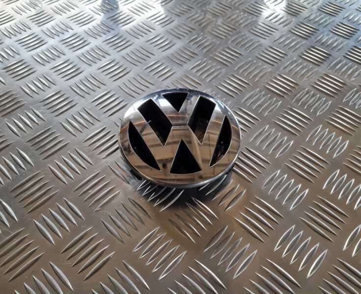 Logotips/Emblema priekš VW PASSAT 2004 UNIVERSAL GREY
