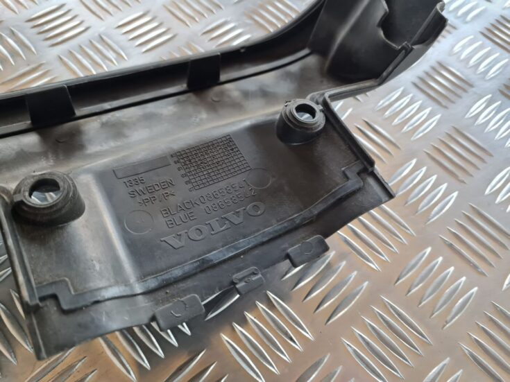 Dzinēja dekoratīva vāka daļa priekš VOLVO S60 2008