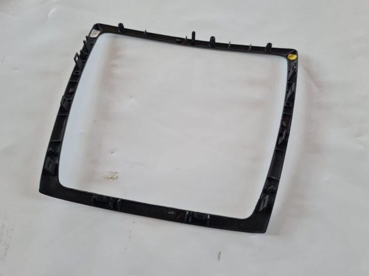 Mērinstrumentu paneļa dekoratīvais rāmis priekš VOLVO V70 2006