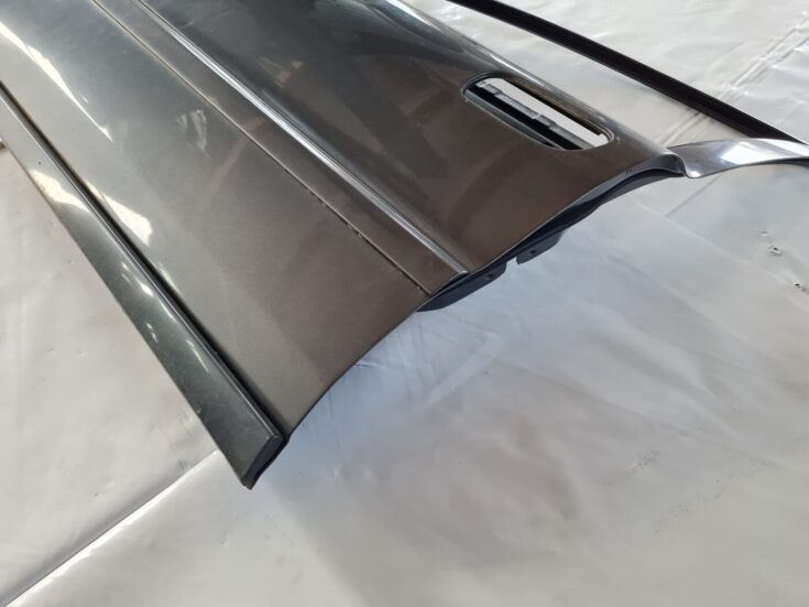 Priekšējās kreisās durvis priekš VOLVO V70 2006