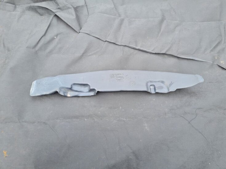 Spārna putuplasts priekš FORD C-MAX 2011