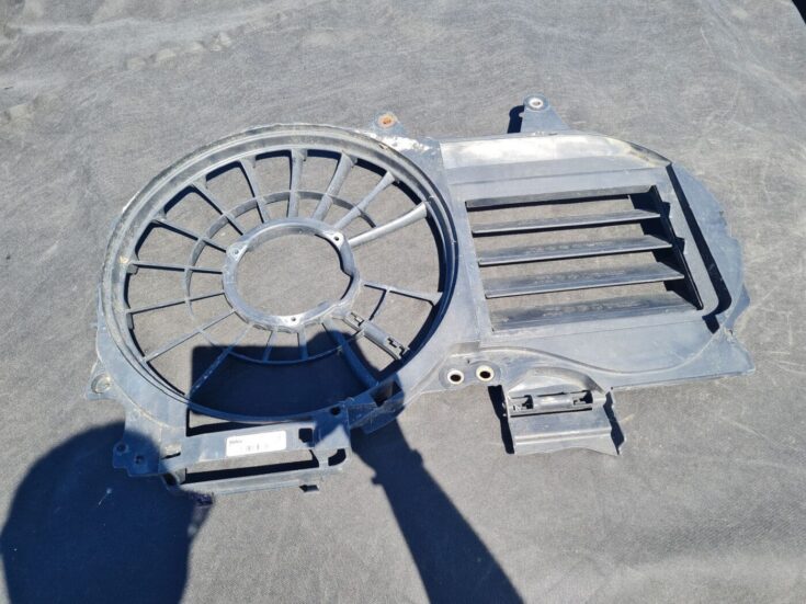 Dzesēšanas radiatora ventilatora korpuss priekš AUDI A4 AVANT 2004