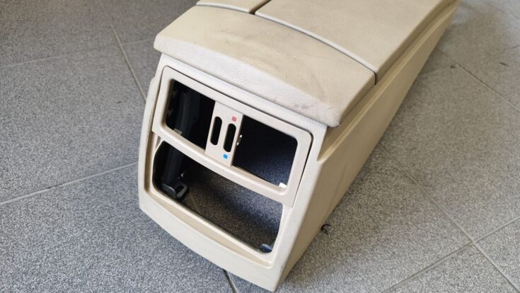 Centrālās konsoles apdares lielākā daļa priekš BMW 525 E60 2006 OLIVE